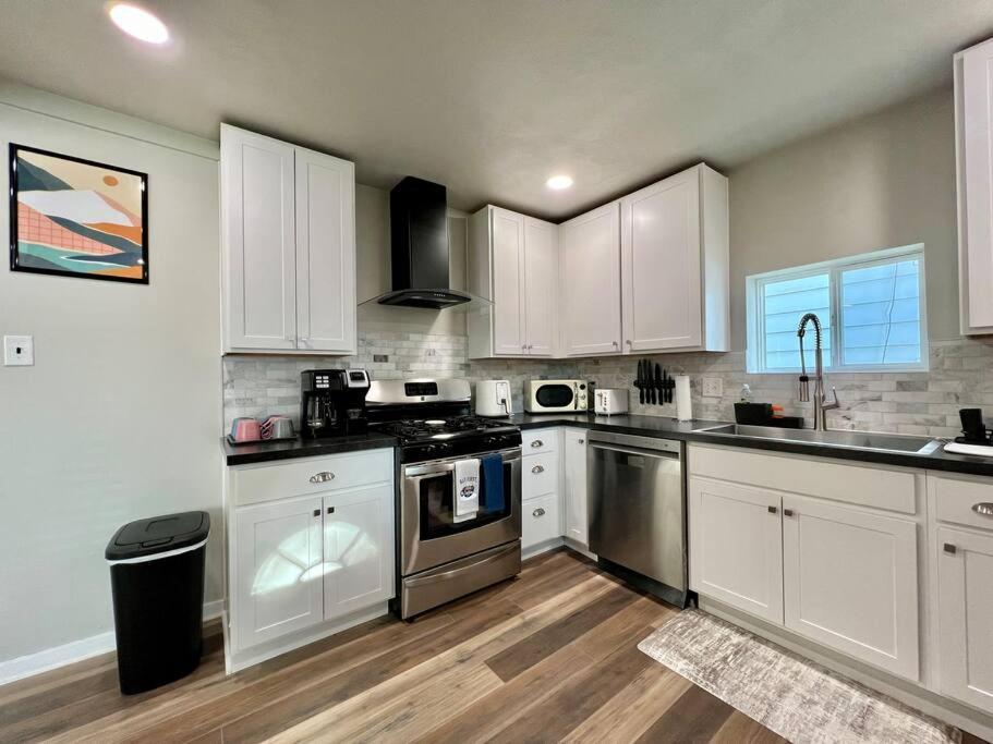 Modern Style Home Near Dt Indy & Major Attractions อินเดียนาโพลิส ภายนอก รูปภาพ