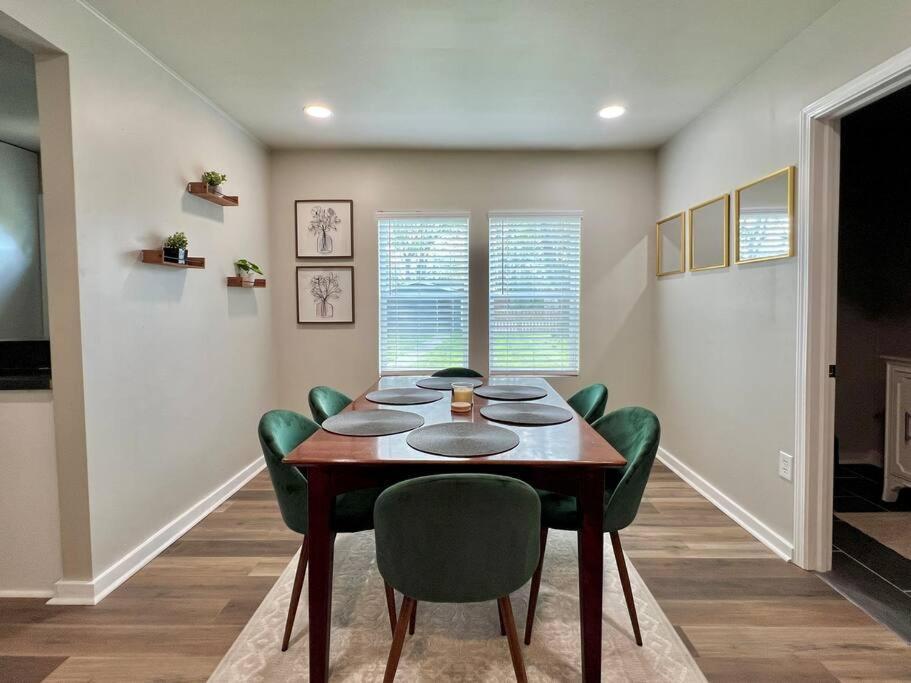 Modern Style Home Near Dt Indy & Major Attractions อินเดียนาโพลิส ภายนอก รูปภาพ