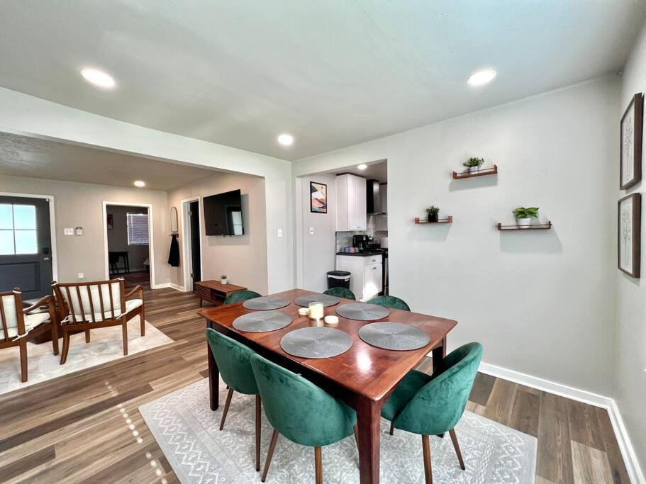 Modern Style Home Near Dt Indy & Major Attractions อินเดียนาโพลิส ภายนอก รูปภาพ