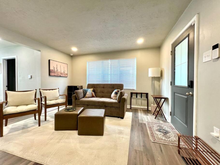 Modern Style Home Near Dt Indy & Major Attractions อินเดียนาโพลิส ภายนอก รูปภาพ